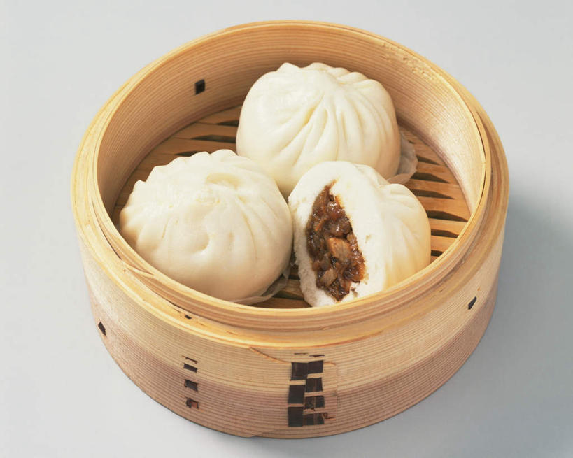 点心,蒸笼,无人,横图,俯视,室内,特写,白天,白色背景,桌面,桌子,木制,肉,料理,食品,包子,面点,猪肉,馒头,美食,肉类,食物,三个,木制品,中式,摄影,影棚,肉食,豚肉,一笼,彩图,高角度拍摄,影棚拍摄,拍摄