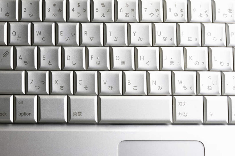 无人,横图,俯视,室内,特写,白天,白色背景,电脑,笔记本电脑,键盘,桌面,桌子,静物,阴影,光线,网络,木制,影子,灯光,输入设备,通讯设备,一个,白色,木制品,摄影,影棚,单个,无线,通信设备,无线网络,无线上网,便携式电脑,手提电脑,彩图,高角度拍摄,影棚拍摄,拍摄