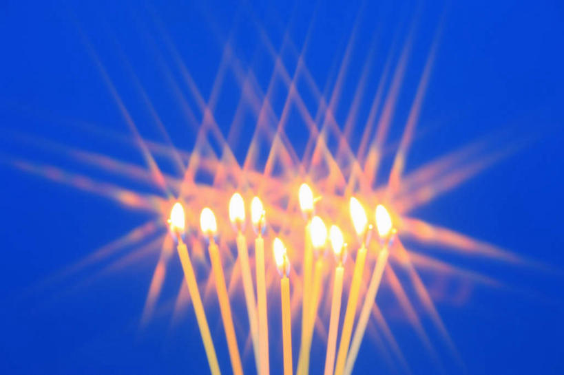 无人,横图,室内,特写,白天,正面,蜡烛,许多,阴影,蓝色背景,朦胧,模糊,光线,火焰,影子,烛光,燃烧,点燃,摄影,影棚,彩图,影棚拍摄,拍摄