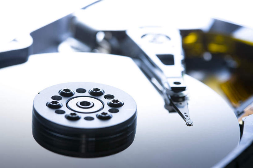 无人,横图,俯视,室内,特写,白天,电脑,科技,桌面,桌子,静物,金属制品,金属,木制,设备,一个,木制品,单个,光驱,科学技术,光盘驱动器,彩图,高角度拍摄