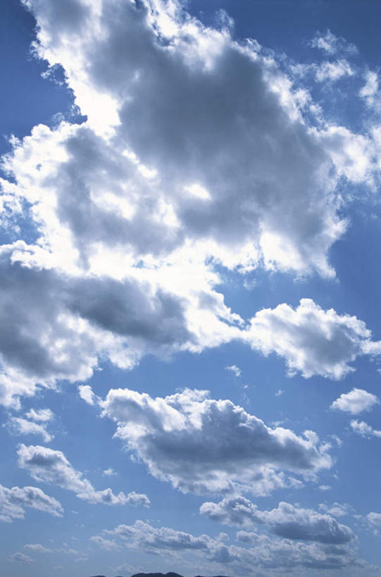 无人,竖图,室外,白天,仰视,旅游,度假,美景,阴影,光线,影子,景观,云,云朵,云彩,娱乐,蓝色,白云,蓝天,天空,阳光,自然,天,享受,休闲,景色,放松,晴朗,自然风光,晴空,彩图,低角度拍摄