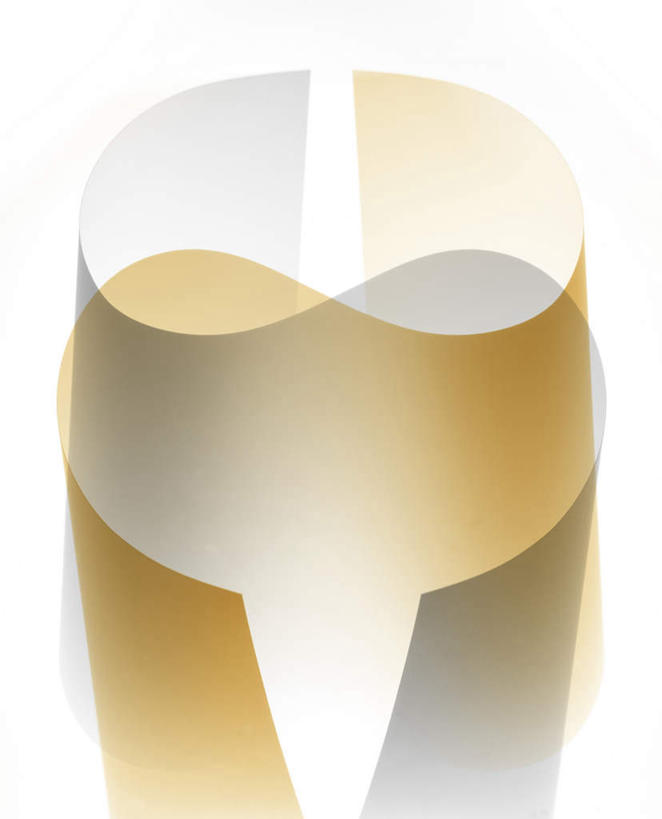 无人,交叉,竖图,插画,室内,白天,白色背景,正面,抽象,数码,科技,阴影,梦幻,发光,光束,网络,光亮,高光,几何,计算机图形,扭曲,合成,图画,画,灰色,夸张,电脑合成图,数码合成图,未来,发亮,特效,漫画,憧憬,深奥,相交,交集,彩图