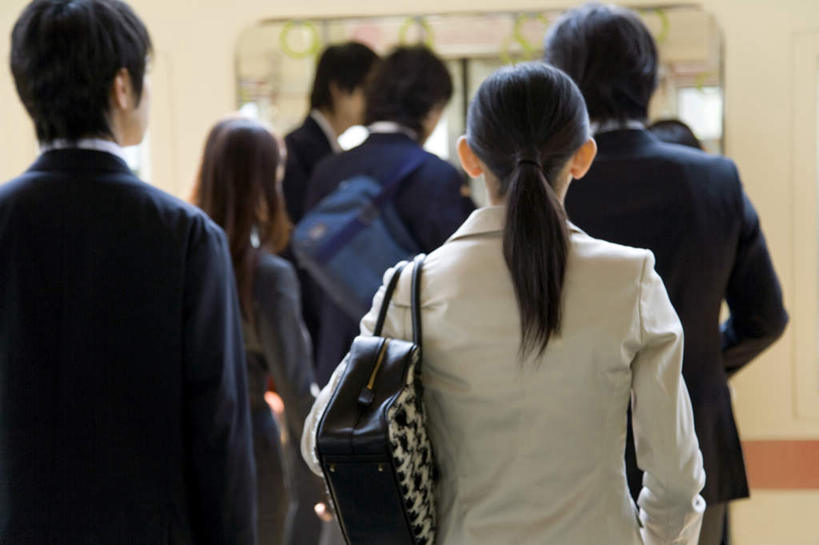 东方人,伙伴,同事,朋友,站,横图,室内,白天,制服,友谊,成功,合作,团队,集体,信心,地铁,车站,亚洲,服装,朦胧,模糊,包,书包,站台,轨道交通,许多人,休闲装,黄种人,队伍,背面,衣服,背包,站着,一群人,休闲,同学,校服,休闲服,服饰,单肩包,领导,校友,成就,合伙,领袖,学生服,同窗,学友,友情,男人,男性,年轻男性,年轻女性,女人,女性,亚洲人,站立,半身,彩图,地铁机动车,地下铁,轻轨