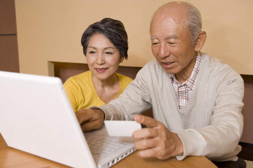 东方人,两个人,夫妻,坐,笑,微笑,露齿笑,横图,室内,白天,正面,爱情,电脑,笔记本电脑,亚洲,敲打,服装,朦胧,模糊,网络,浪漫,注视,休闲装,黄种人,输入,通讯设备,衣服,打字,观察,看,休闲,休闲服,房卡,恩爱,恋人,服饰,观看,点击,敲击,察看,无线,开启,关注,通信设备,无线网络,住宿,无线上网,便携式电脑,保全,就寝,平安,按键,手提电脑,老年男性,老年女性,男人,男性,女人,女性,亚洲人,夫妇,情侣,坐着,半身,彩图,伴侣