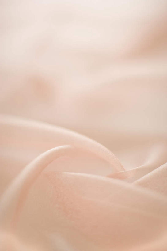 无人,竖图,俯视,室内,特写,白天,静物,纺织品,一条,波纹,朦胧,模糊,褶皱,丝绸,纺织,粉色,水纹,波浪,摄影,影棚,丝织品,彩图,高角度拍摄,影棚拍摄,拍摄