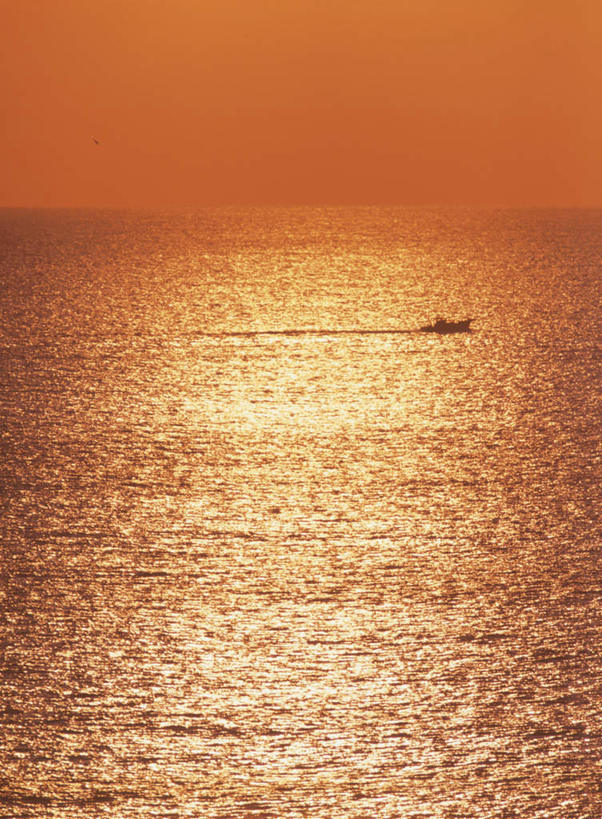 无人,竖图,室外,白天,正面,旅游,度假,海浪,海洋,美景,日落,船,神奈川,日本,亚洲,阴影,波纹,飞溅,朦胧,模糊,溅,反射,液体,影子,景观,浪花,水滴,水平线,晚霞,霞光,木船,海平线,神奈川县,娱乐,水珠,水纹,自然,海水,黄昏,船尾波,交通工具,波浪,享受,休闲,景色,彩霞,放松,舟,喷洒,自然风光,载具,海景,东亚,本州,关东地方,本州岛,日本国,大海,风浪,海,海水的波动,近岸浪,涌浪,夕阳,彩图,湘南