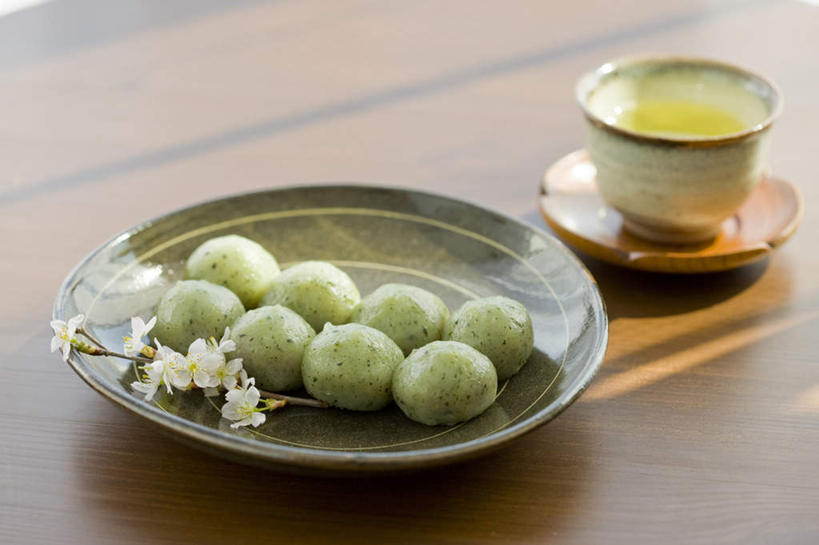 点心,饭团,无人,横图,俯视,室内,特写,白天,餐桌,桌子,樱花,杯子,餐具,一排,许多,阴影,朦胧,模糊,整齐,盛开,光线,碟子,盘,影子,食品,甜点,甜品,花蕾,花,花瓣,花朵,鲜花,食物,糕点,排列,白色,阳光,盘子,水杯,碟,甜食,花苞,花蕊,摄影,影棚,餐台,队列,仙樱花,福岛樱,青肤樱,茶杯,荆桃,彩图,高角度拍摄,影棚拍摄,拍摄