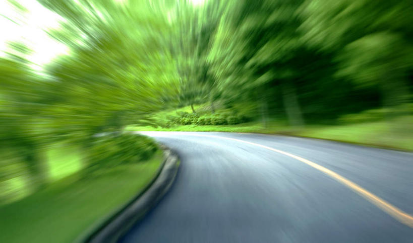 无人,横图,室外,白天,正面,旅游,度假,草地,草坪,美景,树林,植物,道路,路,公路,朦胧,模糊,景观,分界线,停车线,交通,娱乐,草,树,树木,绿色,自然,享受,休闲,景色,放松,生长,成长,车行道,车行道分界线,自然风光,标线,车行线,马路,彩图