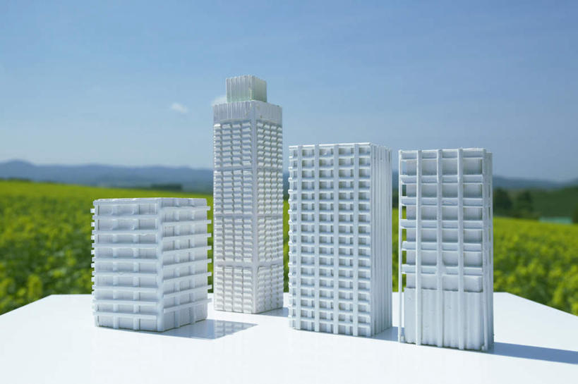 无人,办公室,横图,室外,特写,白天,正面,旅游,度假,草地,草坪,美景,山,山脉,植物,家具,桌子,一排,阴影,朦胧,模糊,整齐,立体,光线,空间,影子,办公桌,景观,山峰,山峦,娱乐,草,排列,蓝色,绿色,蓝天,天空,阳光,自然,模型,群山,天,享受,休闲,景色,放松,规划,晴朗,队列,自然风光,万里无云,办公家具,直观,建筑模型,建筑设计,设计,晴空,晴空万里,彩图