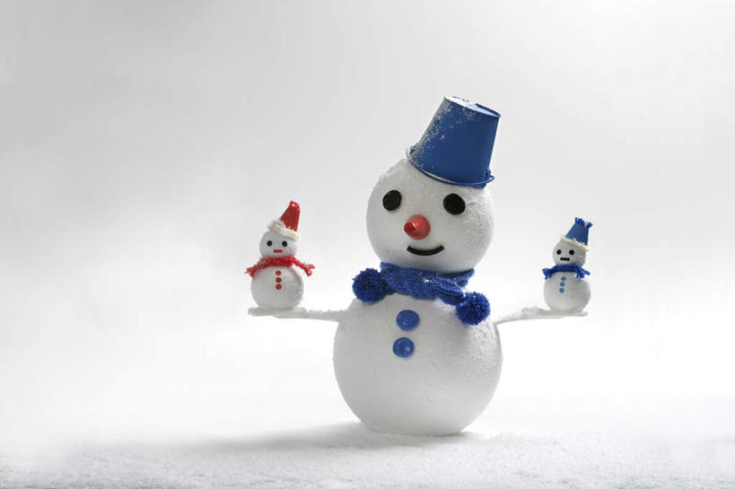 无人,横图,室内,特写,白天,白色背景,正面,游戏,雪,大雪,玩具,朦胧,模糊,装饰,玩偶,积雪,雪景,雪人,冬季,冬天,玩,娱乐,三个,围巾,休闲,温暖,寒冷,益智,摄影,影棚,围脖,活动,保暖,华丽,点缀,御寒,发泄,消遣,智力,宣泄,衬托,美观,雅致,雅观,严寒,玩耍,嬉戏,彩图,影棚拍摄,拍摄,拟人