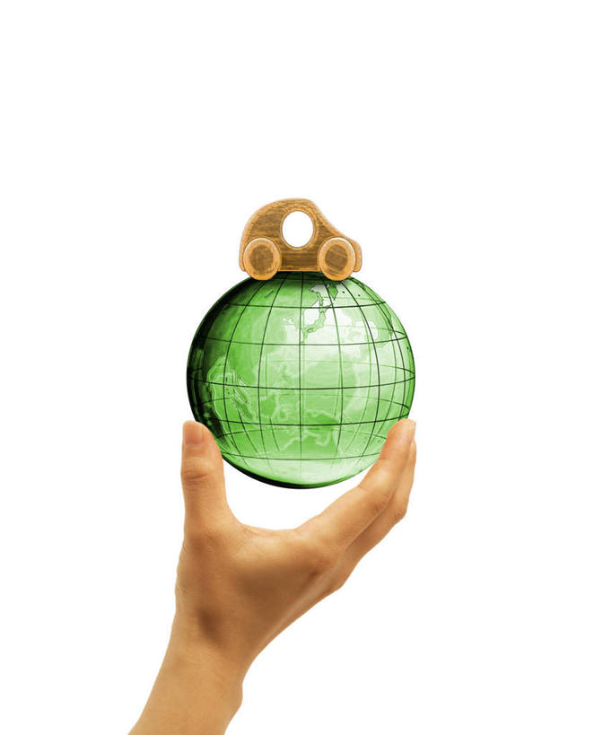 东方人,手,一个人,无人,举,竖图,室内,特写,白天,白色背景,正面,数码,科技,海洋,汽车,亚洲,仅一个男性,仅一个人,握,阴影,朦胧,模糊,网络,木制,世界地图,地球,陆地,高光,几何,计算机图形,拿,合成,全球,拿着,黄种人,车,仅一个年轻男性,木制品,交通工具,轿车,托,手部,握着,地理,国家,单手,电脑合成图,数码合成图,大陆,世界,载具,写实,具体,具象,男人,男性,年轻男性,亚洲人,举起,举手,举着,向上举,向上伸,向上托,半身,彩图,大洋,大洲