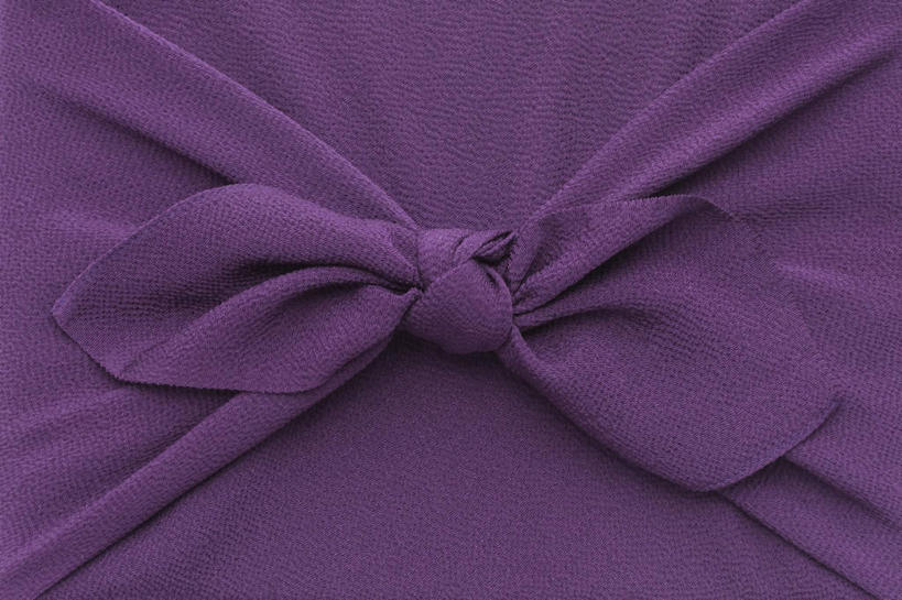 盒饭,无人,横图,俯视,室内,特写,白天,白色背景,花纹,朦胧,模糊,日本文化,包裹,便当,布,图案,布纹,文化,一个,紫色,便捷,摄影,绳结,影棚,单个,布匹,便利,包袱,快捷,弁当,风吕敷,包袱布,彩图,高角度拍摄,影棚拍摄,拍摄