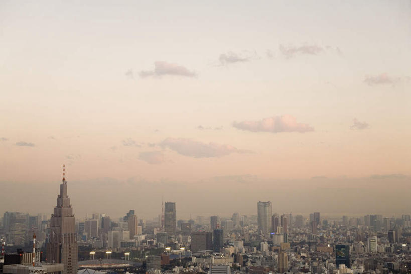 无人,高楼大厦,横图,俯视,航拍,室外,白天,旅游,度假,日出,美景,太阳,大厦,道路,建筑,路,摩天大楼,公路,东京,日本,亚洲,阴影,光线,影子,景观,云,云朵,交通,朝霞,晨曦,黎明,云彩,娱乐,蓝色,白云,蓝天,天空,阳光,自然,天,享受,休闲,景色,放松,鸟瞰,自然风光,东亚,本州,关东地方,本州岛,日本国,东京都,朝阳,马路,彩图,高角度拍摄,破晓,大楼,高层建筑,高楼,摩天楼