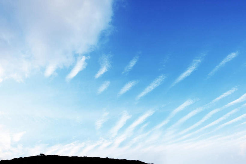 无人,横图,室外,白天,仰视,旅游,度假,美景,山,山脉,植物,日本,亚洲,一排,阴影,整齐,光线,影子,景观,山峰,云,云朵,山峦,云彩,娱乐,树,树木,排列,蓝色,绿色,白云,蓝天,天空,阳光,自然,群山,天,享受,休闲,景色,放松,生长,成长,队列,自然风光,东亚,日本国,四国地方,四国,四国岛,香川,香川县,彩图,低角度拍摄