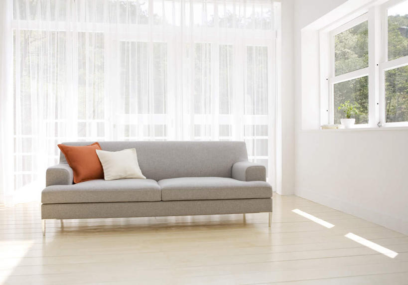 无人,客厅,栏杆,横图,室内,白天,正面,旅游,度假,植物,窗户,靠垫,沙发,阴影,光线,瓷砖,地砖,方格,影子,墙,围栏,靠枕,地面,娱乐,护栏,玻璃窗,墙壁,墙面,树,树木,两个,红色,绿色,阳光,自然,垫子,枕头,享受,休闲,放松,生长,成长,起居室,布艺沙发,彩图