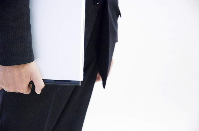 东方人,一个人,商务人士,商务男性,站,捧,摸,横图,室内,白天,白色背景,侧面,衬衫,亚洲,仅一个男性,仅一个人,抚摸,握,套装,材料,档案,文件,拿,拿着,黄种人,仅一个年轻男性,资料,站着,握着,摄影,影棚,文档,商务装,工薪阶层,男人,男性,年轻男性,亚洲人,白领,上班族,触摸,端,端着,接触,捧着,手捧,站立,半身,彩图,影棚拍摄,衬衣,拍摄