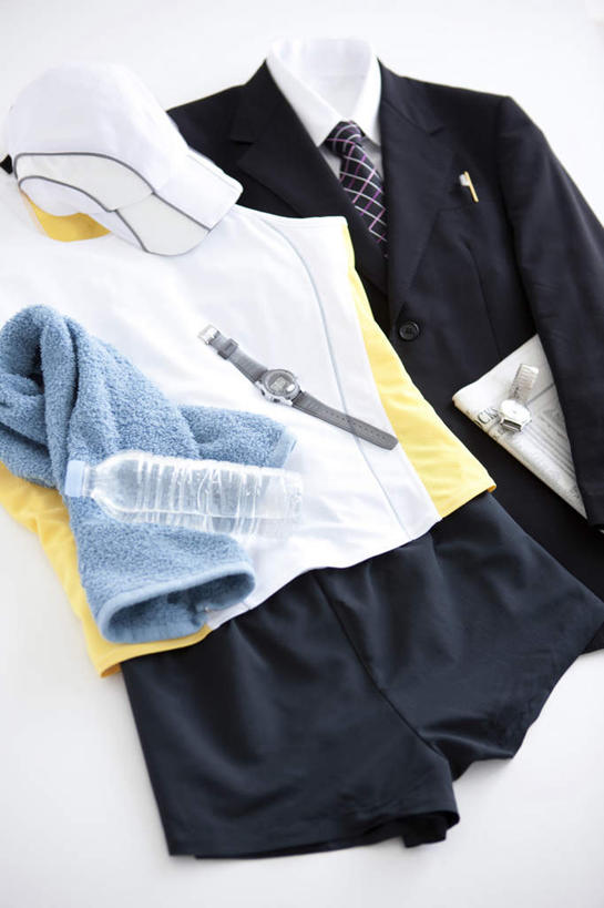 无人,竖图,俯视,室内,特写,白天,白色背景,衬衫,西装,桌面,一块,阴影,套装,正装,时间,光线,材料,档案,时钟,手表,文件,影子,领带,计时,职业装,一个,阳光,瓶子,塑料制品,资料,钟表,表,塑料瓶,摄影,影棚,单个,腕表,文档,钟,彩图,高角度拍摄,影棚拍摄,衬衣,拍摄