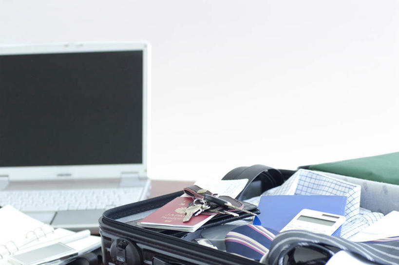 无人,客厅,横图,室内,白天,正面,安全,电脑,笔记本电脑,桌子,书籍,一堆,许多,阴影,堆叠,堆积,朦胧,模糊,光线,网络,材料,档案,文件,影子,办公桌,墙,防护,钥匙,通讯设备,墙壁,墙面,阳光,资料,堆,保护,无线,起居室,开启,封闭,文档,保险,通信设备,无线网络,私密,无线上网,便携式电脑,保全,周全,安稳,安定,防盗,平安,手提电脑,书,图书,彩图