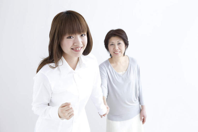 东方人,两个人,母亲,女儿,握手,笑,微笑,露齿笑,横图,室内,白天,白色背景,正面,亚洲,握,黄种人,鼓励,加油,手势,握拳,母女,母爱,打气,握着,摄影,影棚,鼓舞,年轻女性,女人,女性,中年女性,亚洲人,拉手,手拉手,手握手,半身,彩图,影棚拍摄,拍摄