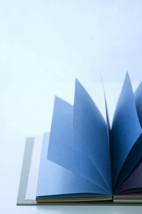 无人,竖图,俯视,室内,白天,白色背景,一本,记事本,本子,笔记本,打开,摄影,影棚,开启,彩图,高角度拍摄,影棚拍摄,拍摄