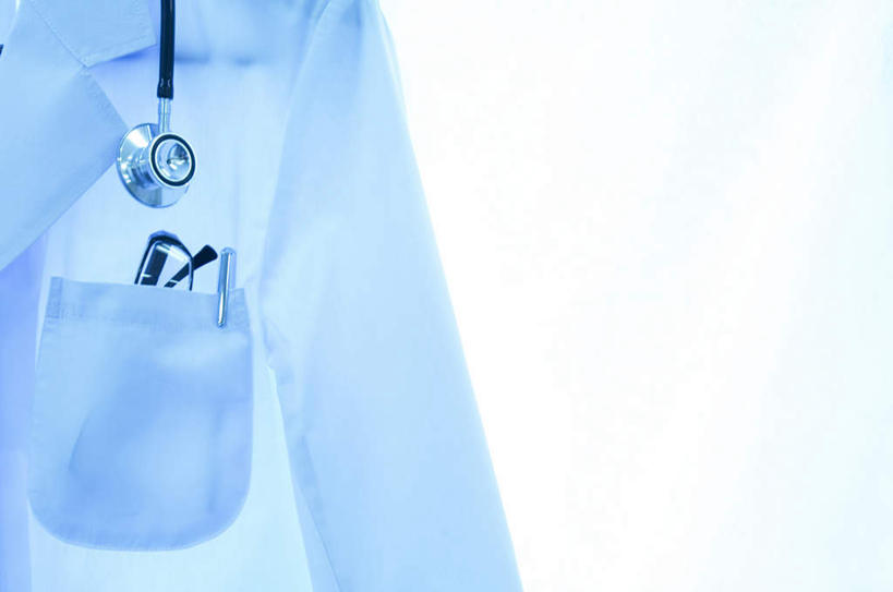 无人,医生,横图,室内,白天,白色背景,正面,一副,口袋,眼镜,一个,听诊器,医护人员,医疗人员,摄影,影棚,单个,医疗设备,白大褂,近视眼镜,大夫,彩图,影棚拍摄,拍摄