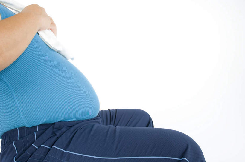 东方人,腹部,一个人,坐,横图,室内,白天,白色背景,正面,亚洲,仅一个男性,仅一个人,背心,拿,拿着,黄种人,仅一个年轻男性,蓝色,毛巾,摄影,影棚,肥,胖,男人,男性,年轻男性,亚洲人,腹,肚子,坐着,半身,彩图,影棚拍摄,拍摄