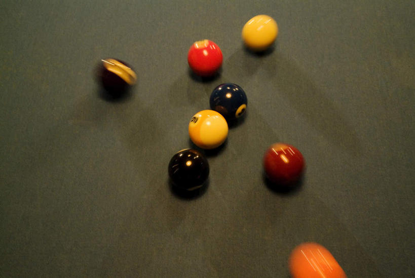 无人,横图,俯视,室内,白天,旅游,度假,台球,一堆,许多,撞球,阴影,堆叠,堆积,光线,球杆,影子,灯光,娱乐,运动器械,彩球,享受,休闲,健身器械,放松,堆,台球桌,健身器材,斯诺克,斯诺克球,斯诺克台球,桌球,彩图,高角度拍摄,运动器材