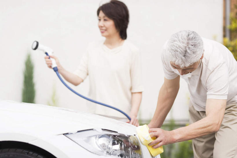 东方人,两个人,夫妻,站,横图,室外,白天,正面,爱情,植物,汽车,亚洲,擦,弯腰,握,服装,装饰,海绵,房屋,屋子,公寓,浪漫,拿,拿着,注视,休闲装,黄种人,楼房,住宅,车,衣服,绿色,交通工具,轿车,观察,看,清洁,站着,休闲,休闲服,恩爱,擦拭,握着,恋人,服饰,观看,华丽,修饰,水枪,点缀,察看,关注,载具,喷水枪,洗车,高压水枪,弯身,衬托,美观,雅致,雅观,洗车枪,洗车水枪,增压清洗水枪,增压水枪,老年男性,老年女性,男人,男性,女人,女性,亚洲人,夫妇,情侣,清洗,站立,半身,彩图,房子,伴侣