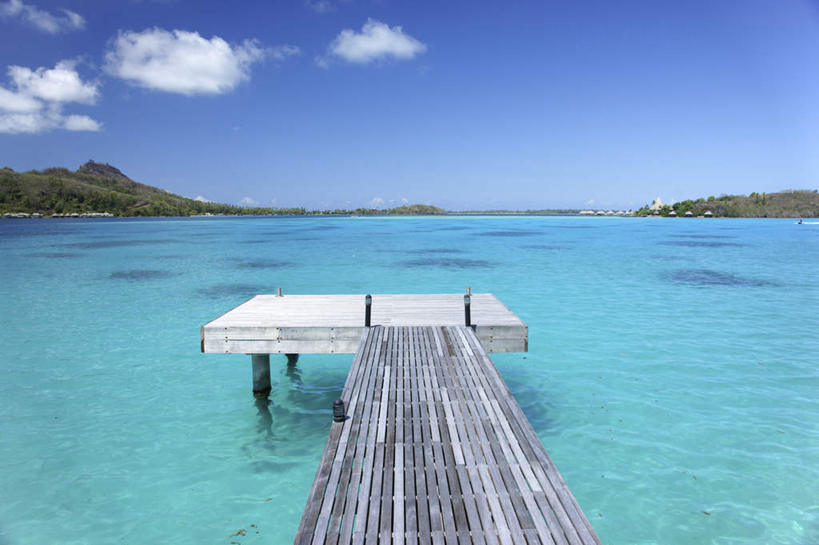 无人,码头,横图,室外,白天,正面,旅游,度假,海浪,海洋,美景,港口,波纹,木制,景观,浪花,山川,云,云朵,涟漪,云彩,娱乐,蓝色,白云,蓝天,水纹,天空,自然,海水,木制品,波浪,天,享受,休闲,景色,放松,晴朗,自然风光,大洋洲,海景,塔希提岛,法属波利尼西亚,社会群岛,大溪地,水晕,法属玻利尼西亚,塔西提岛,大海,风浪,海,海水的波动,近岸浪,涌浪,晴空,彩图,摆渡口,埠头,渡口,渡头,港湾,海港,货运码头,口岸,商港