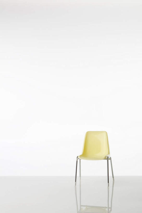 无人,竖图,室内,特写,白天,白色背景,正面,靠垫,静物,椅子,一把,塑料,靠枕,黄色,塑料制品,垫子,枕头,摄影,影棚,彩图,影棚拍摄,拍摄