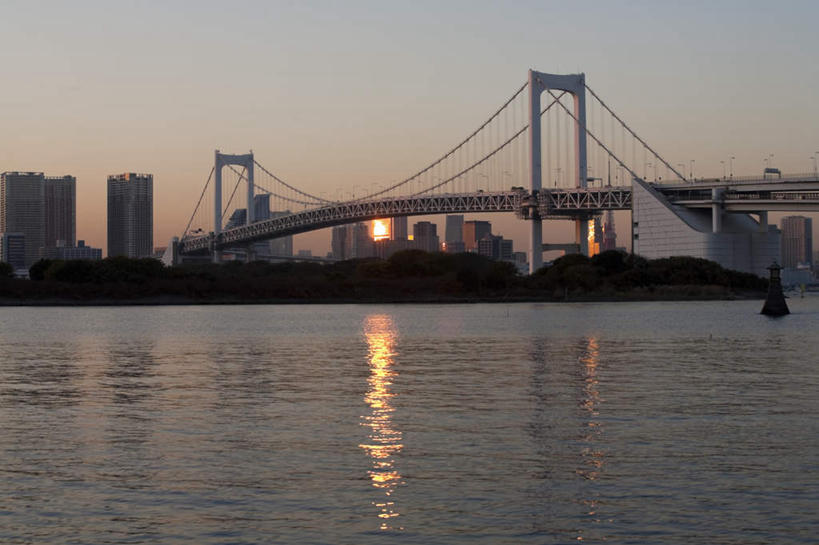 无人,高楼大厦,横图,室外,白天,正面,度假,日出,美景,太阳,天际线,城市风光,城市,大厦,建筑,摩天大楼,东京,日本,亚洲,景观,云,云朵,建筑群,彩虹大桥,朝霞,晨曦,黎明,云彩,娱乐,建设,蓝色,白云,蓝天,天空,阳光,天,享受,休闲,景色,放松,东亚,本州,关东地方,本州岛,日本国,东京都,日本彩虹大桥,朝阳,彩图,破晓,大楼,高层建筑,高楼,摩天楼