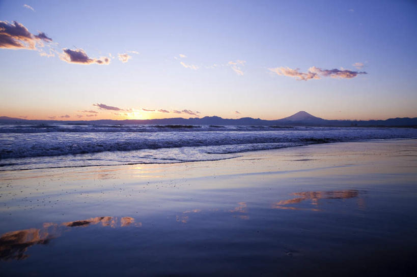 无人,横图,室外,白天,正面,旅游,度假,日出,海浪,海洋,美景,沙滩,水,太阳,神奈川,日本,亚洲,波纹,飞溅,溅,沙子,液体,海岸,景观,浪花,水滴,云,云朵,朝霞,晨曦,黎明,沙地,神奈川县,云彩,娱乐,水珠,蓝色,白云,蓝天,水纹,天空,阳光,自然,海水,波浪,天,享受,休闲,景色,放松,喷洒,自然风光,海景,东亚,本州,关东地方,本州岛,日本国,大海,风浪,海,海水的波动,海滩,近岸浪,涌浪,朝阳,彩图,破晓