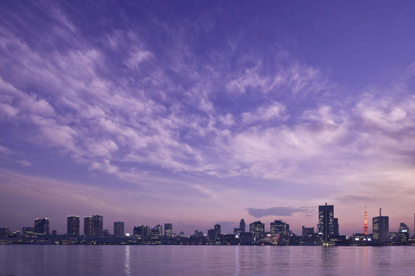 无人,高楼大厦,横图,室外,白天,正面,旅游,度假,日出,河流,美景,水,太阳,天际线,大厦,建筑,路灯,摩天大楼,照明,东京,日本,亚洲,阴影,光线,影子,河水,景观,水流,云,云朵,灯光,朝霞,晨曦,黎明,云彩,娱乐,灯,蓝色,白云,蓝天,天空,阳光,自然,天,享受,休闲,景色,放松,照亮,照明设备,自然风光,东亚,本州,关东地方,本州岛,日本国,东京都,朝阳,彩图,破晓,大楼,高层建筑,高楼,摩天楼