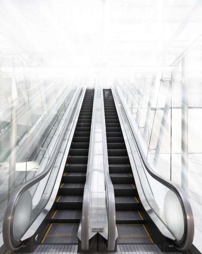 无人,栏杆,竖图,室内,白天,正面,旅游,度假,楼梯,东京,日本,亚洲,阴影,光线,瓷砖,地砖,扶手,影子,阶梯,墙,地面,娱乐,护栏,墙壁,墙面,台阶,阳光,享受,休闲,放松,东亚,本州,关东地方,本州岛,日本国,东京都,彩图