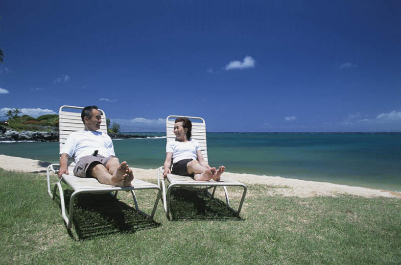 东方人,头发,两个人,家庭,夫妻,躺,笑,微笑,露齿笑,横图,室外,白天,正面,爱情,旅游,度假,草地,草坪,海浪,海洋,植物,椅子,亚洲,阴影,波纹,服装,光线,影子,躺椅,浪花,云,云朵,浪漫,云彩,扭头,注视,休闲装,黄种人,娱乐,相视,草,树,树木,两个,衣服,蓝色,绿色,白色,黑色,白云,蓝天,水纹,天空,阳光,自然,海水,波浪,天,观察,看,转头,享受,休闲,温暖,温馨,一家人,面对面,休闲服,恩爱,放松,恋人,服饰,生长,成长,观看,对视,沙滩椅,和睦,察看,关注,相对,海景,相看,卧着,老年男性,老年女性,男人,男性,女人,女性,亚洲人,夫妇,情侣,大海,风浪,海,海水的波动,近岸浪,涌浪,躺着,卧,彩图,全身,伴侣,融洽