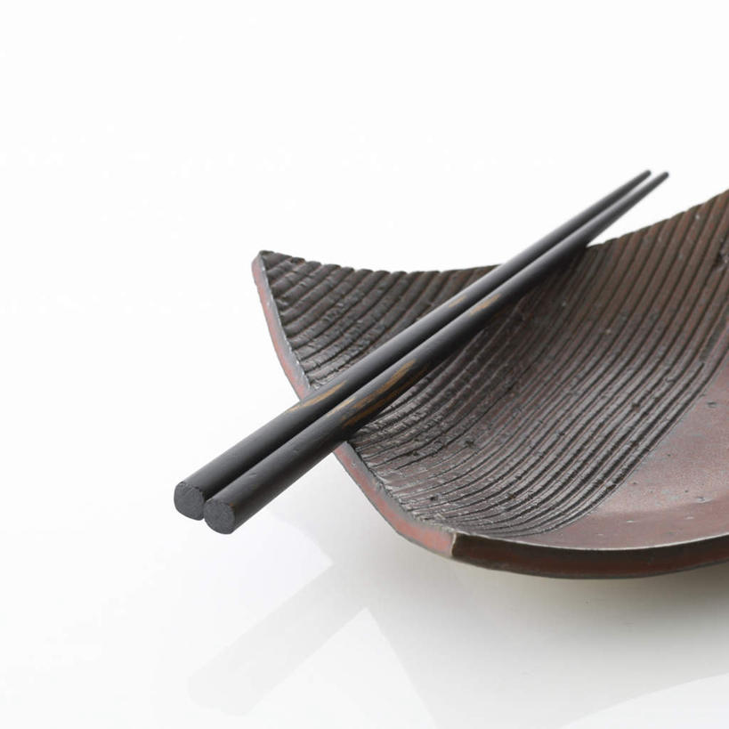 无人,方图,俯视,室内,特写,白天,白色背景,筷子,桌面,餐具,一双,阴影,光线,碟子,方格,盘,影子,文化,传统,阳光,盘子,碟,摄影,影棚,礼节,礼仪,进餐用具,彩图,高角度拍摄,影棚拍摄,拍摄