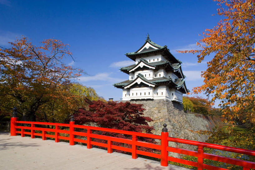 无人,寺庙,栏杆,横图,室外,白天,正面,旅游,度假,草地,草坪,礁石,石头,美景,植物,日本,亚洲,阴影,节日,光线,石子,影子,景观,云,云朵,围栏,桥,燃烧,云彩,文化,娱乐,石桥,护栏,拱桥,栈桥,草,树,树木,红色,蓝色,绿色,白云,蓝天,天空,阳光,自然,香火,庙宇,天,祈祷,享受,休闲,健康,景色,放松,许愿,宗教,信仰,拱形,生长,成长,纪念,人行桥,石拱桥,祈求,自然风光,东亚,本州,本州岛,日本国,青森,青森县,东北地方,弘前,弘前市,弘前城,鹰冈城,平安,礁,石块,岩石,彩图,庙,寺