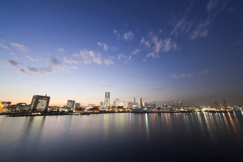 无人,高楼大厦,横图,室外,白天,仰视,旅游,度假,日出,河流,美景,水,太阳,天际线,大厦,建筑,摩天大楼,照明,神奈川,日本,亚洲,阴影,波纹,光线,壁灯,影子,河水,景观,水流,云,云朵,灯光,朝霞,晨曦,黎明,神奈川县,云彩,娱乐,灯,蓝色,白云,蓝天,水纹,天空,阳光,自然,灯具,波浪,天,享受,休闲,景色,放松,照亮,照明设备,自然风光,东亚,本州,关东地方,本州岛,日本国,朝阳,彩图,低角度拍摄,破晓,大楼,高层建筑,高楼,摩天楼