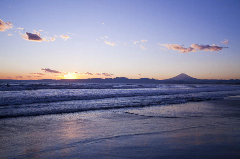 无人,横图,室外,白天,正面,旅游,度假,日出,海浪,海洋,美景,沙滩,水,太阳,神奈川,日本,亚洲,阴影,飞溅,溅,光线,沙子,液体,影子,海岸,景观,浪花,水滴,水平线,云,云朵,辽阔,朝霞,晨曦,海平线,黎明,沙地,神奈川县,云彩,娱乐,水珠,蓝色,白云,蓝天,天空,阳光,自然,海水,天,享受,休闲,广阔,景色,放松,一望无际,喷洒,自然风光,海景,东亚,本州,关东地方,本州岛,日本国,无边无际,一马平川,大海,风浪,海,海水的波动,海滩,近岸浪,涌浪,朝阳,彩图,破晓,水天相接,水天一线