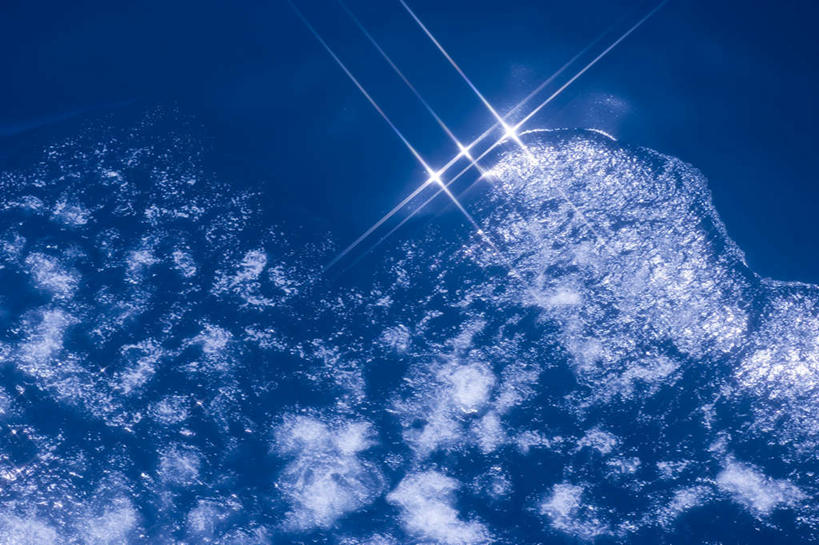 无人,横图,室外,白天,仰视,旅游,度假,海浪,海洋,美景,一排,阴影,波纹,整齐,光线,影子,景观,浪花,娱乐,排列,水纹,阳光,自然,海水,波浪,享受,休闲,闪耀,景色,放松,耀眼,明亮,队列,自然风光,海景,大海,风浪,海,海水的波动,近岸浪,涌浪,彩图,低角度拍摄