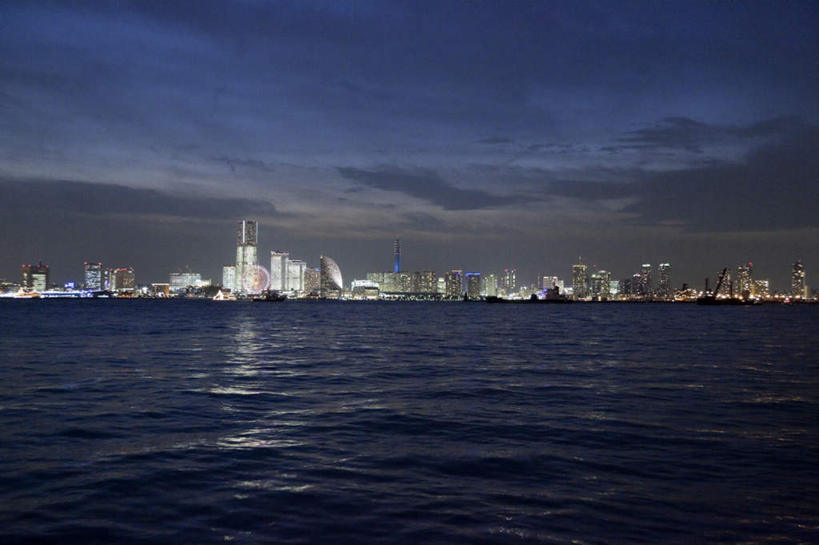 无人,高楼大厦,横图,室外,夜晚,正面,旅游,度假,河流,美景,水,大厦,建筑,路灯,摩天大楼,照明,神奈川,日本,亚洲,阴影,波纹,反射,影子,河水,景观,水流,云,云朵,灯光,横滨,横滨市,神奈川县,云彩,娱乐,灯,蓝色,白云,蓝天,水纹,天空,自然,波浪,天,享受,休闲,景色,放松,照亮,照明设备,自然风光,东亚,本州,首府,关东地方,本州岛,日本国,彩图,大楼,高层建筑,高楼,摩天楼