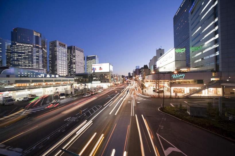 无人,高楼大厦,横图,俯视,室外,白天,长时间曝光,旅游,度假,草地,草坪,美景,植物,大厦,道路,建筑,路,路灯,摩天大楼,公路,照明,东京,日本,亚洲,阴影,光线,影子,景观,灯光,交通,娱乐,灯,草,树,树木,蓝色,绿色,蓝天,天空,阳光,自然,天,享受,休闲,景色,放松,生长,晴朗,成长,照亮,照明设备,自然风光,曝光,东亚,本州,万里无云,关东地方,本州岛,日本国,东京都,晴空,晴空万里,马路,彩图,高角度拍摄,大楼,高层建筑,高楼,摩天楼