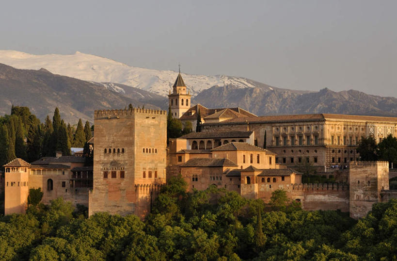 无人,家,横图,俯视,室外,白天,旅游,度假,草地,草坪,美景,山,山脉,植物,西班牙,欧洲,阴影,光线,影子,房屋,屋子,景观,山峰,云,云朵,山峦,云彩,娱乐,楼房,住宅,草,树,树木,蓝色,绿色,白云,蓝天,天空,阳光,自然,群山,天,享受,休闲,景色,放松,生长,成长,南欧,自然风光,西班牙王国,阿罕布拉宫,彩图,高角度拍摄,房子