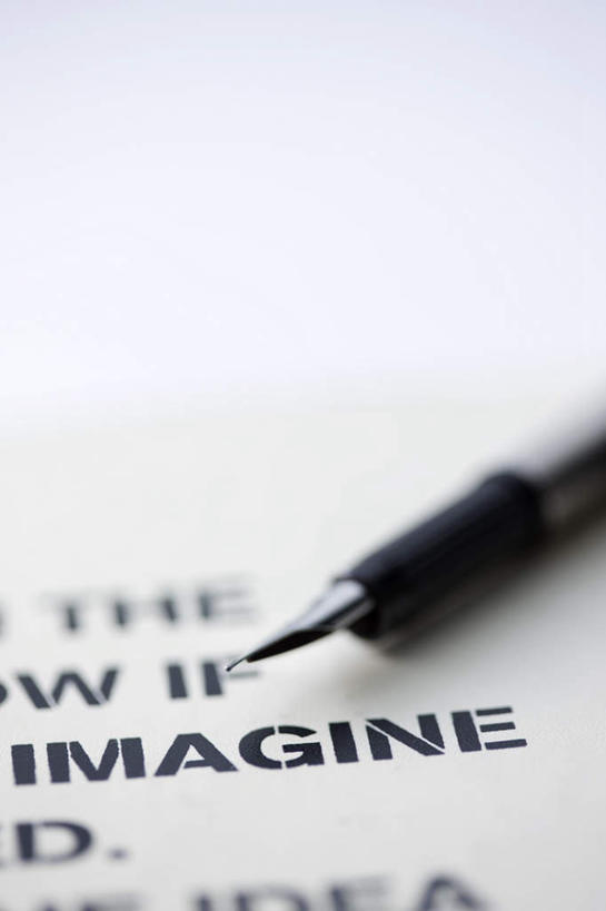 无人,竖图,俯视,室内,特写,白天,桌面,一张,阴影,朦胧,模糊,光线,笔,标志,数字,文字,影子,纸,字符,办公用品,钢笔,标识,文具,黑色,阳光,学习用品,阿拉伯数字,文具用品,一支,彩图,高角度拍摄