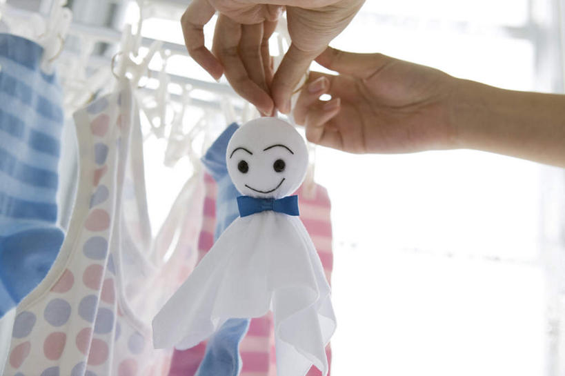 东方人,一个人,站,横图,室内,白天,正面,亚洲,仅一个年轻女性,仅一个女性,仅一个人,握,服装,朦胧,模糊,背心,拿,拿着,休闲装,黄种人,文化,袜子,一个,衣服,祈祷,站着,休闲,健康,休闲服,握着,许愿,服饰,单个,纪念,祈求,晴天娃娃,放晴娘,晴天和尚,扫晴娘,扫天婆,平安,年轻女性,女人,女性,亚洲人,站立,半身,彩图