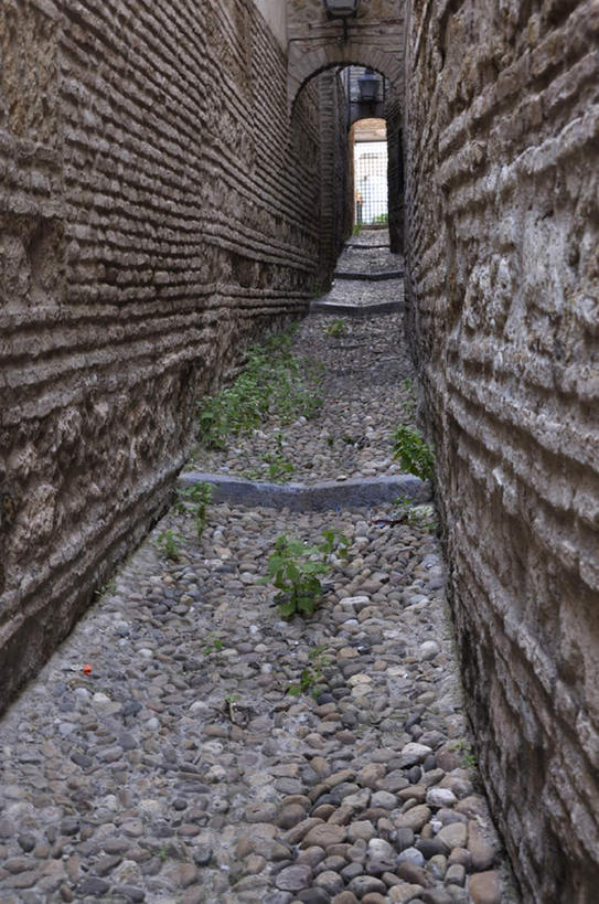 无人,竖图,室外,白天,正面,旅游,度假,石头,名胜古迹,标志建筑,道路,地标,建筑,路,西班牙,欧洲,一堆,许多,堆叠,堆积,朦胧,模糊,遗迹,石子,小路,走道,交通,古迹,文物,娱乐,建设,古建筑,安达卢西亚,享受,休闲,鹅卵石,旅游胜地,放松,堆,南欧,安达鲁西亚,科尔多巴,按摩石,古文明,西班牙王国,安达卢西亚自治区,石块,彩图