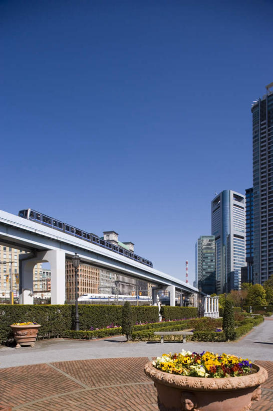 无人,竖图,彩色,室外,白天,仰视,草地,草坪,植物,地铁,东京,日本,亚洲,许多,朦胧,模糊,盛开,轨道交通,花蕾,草,花,花瓣,花朵,鲜花,树,树木,蓝色,绿色,蓝天,天空,自然,天,花苞,花蕊,生长,晴朗,成长,东亚,本州,万里无云,关东地方,本州岛,日本国,东京都,晴空,晴空万里,彩图,低角度拍摄,地铁机动车,地下铁,轻轨