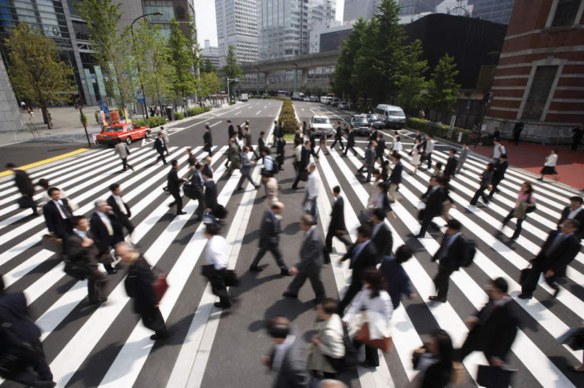 东方人,商务人士,商务男性,商务女性,家,走,横图,俯视,室外,白天,衬衫,旅游,度假,职员,美景,城市风光,城市,建筑,人行横道,东京,日本,亚洲,阴影,套装,光线,影子,房屋,屋子,景观,公寓,人行道,许多人,黄种人,娱乐,建设,洋房,楼房,住宅,阳光,一群人,享受,休闲,景色,放松,千代田区,人行横道线,商务装,工薪阶层,东亚,本州,关东地方,本州岛,日本国,东京都,男人,男性,年轻男性,年轻女性,女人,女性,亚洲人,白领,商人,上班族,斑马线,步行,散步,走路,半身,彩图,高角度拍摄,衬衣,房子,白领阶层,办公室职员