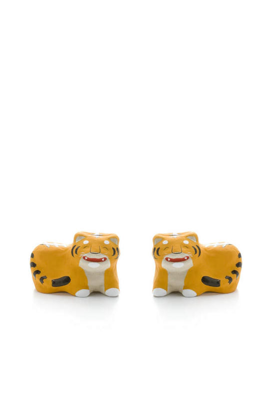 无人,竖图,室内,特写,白天,白色背景,正面,游戏,玩具,玩,娱乐,两个,黄色,休闲,益智,摄影,影棚,活动,发泄,消遣,智力,宣泄,老虎,玩耍,嬉戏,彩图,影棚拍摄,拍摄