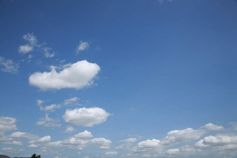 无人,横图,室外,白天,仰视,旅游,度假,美景,北海道,日本,亚洲,朦胧,模糊,景观,云,云朵,云彩,娱乐,蓝色,白云,蓝天,天空,自然,天,享受,休闲,景色,放松,晴朗,自然风光,东亚,日本国,北海道地方,北海道岛,晴空,彩图,低角度拍摄